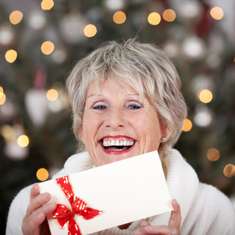 14 idées cadeaux de Noël pour les personnes âgées
